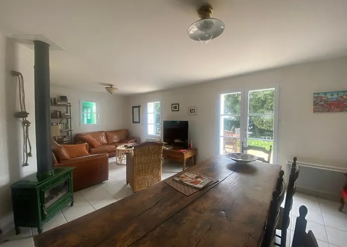 Hébergement de vacances Plain-pied Avec Jardin Clôturé Et Wifi, Proche - Fr-1-22-396 *